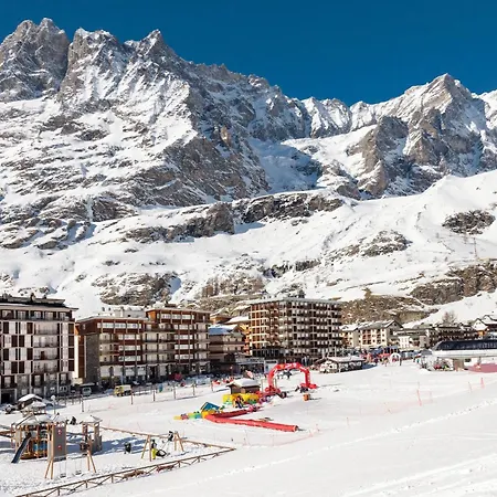 The Ridge Family With Matterhorn View Breuil-Cervinia